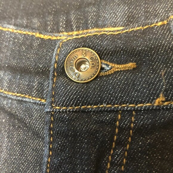 STUDIO by D & Co. Distressed Five Pocket Straight Leg Jeans 6 - Picture 2 of 10